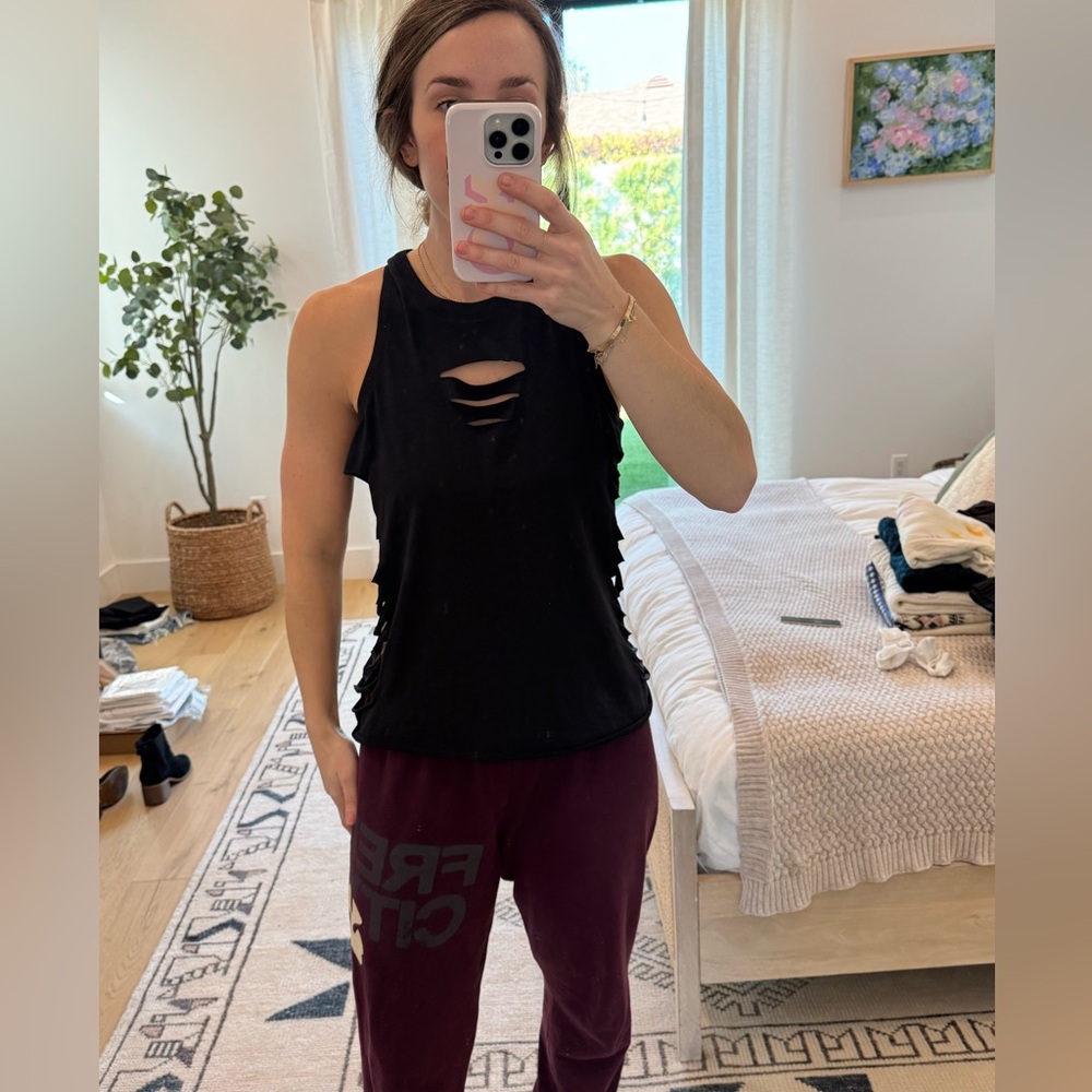 ALO Yoga cut out tank